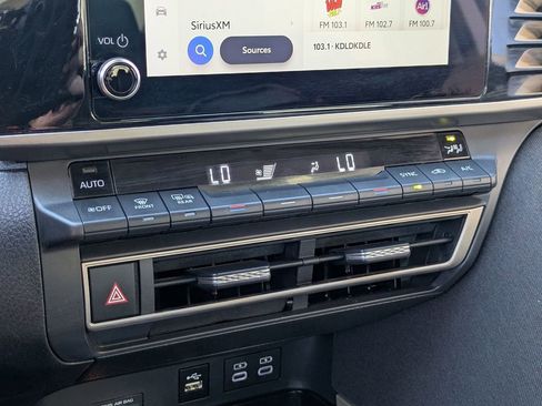 Used 2025 Toyota Camry LE image 17