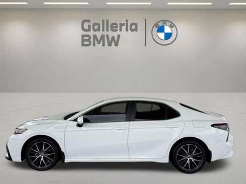 Used 2024 Toyota Camry SE FWD image 9