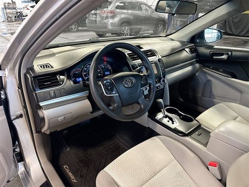 Used 2013 Toyota Camry LE image 15