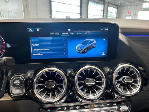New 2026 Mercedes-Benz GLA 250 4MATIC image 10
