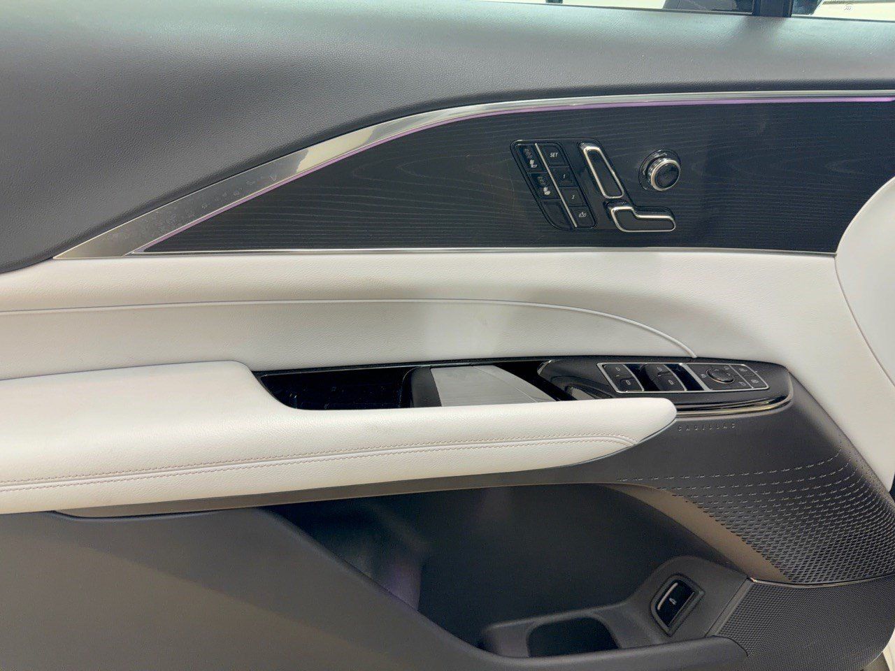 Used 2024 Cadillac Lyriq Sport RWD image 14