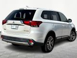 Used 2018 Mitsubishi Outlander SE image 2