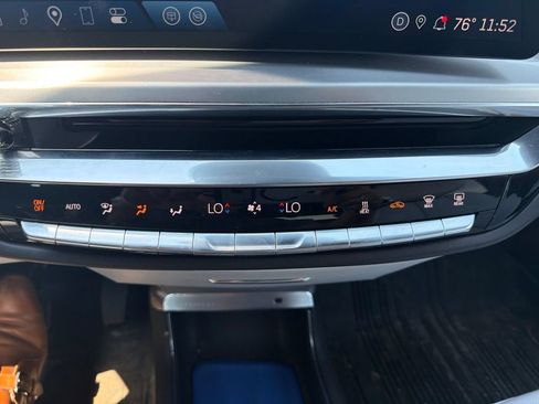 Used 2024 Cadillac Lyriq Luxury AWD/4WD image 13