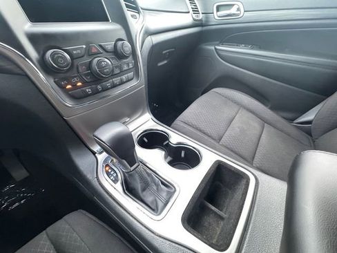 Used 2021 Jeep Grand Cherokee Laredo image 10