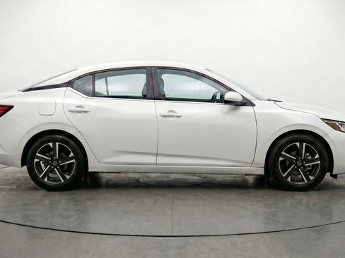 Used 2025 Nissan Sentra SV FWD image 11