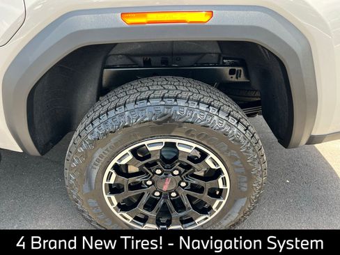 Used 2026 GMC Canyon AT4 AWD/4WD image 13