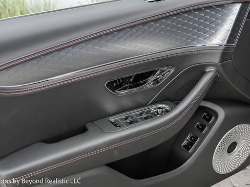 New 2025 Bentley Flying Spur Plug-In Hybrid image 19