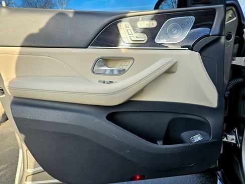 Used 2020 Mercedes-Benz GLS 450 4MATIC image 22