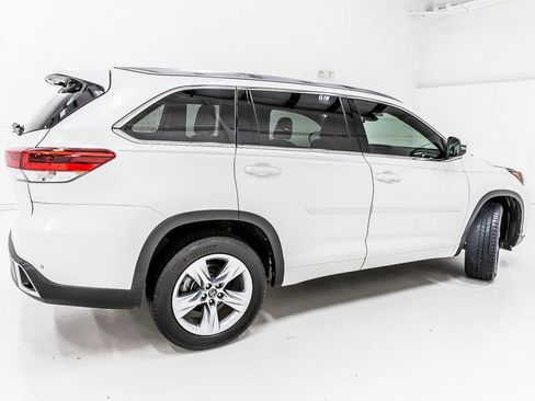 Used 2017 Toyota Highlander Limited FWD image 9