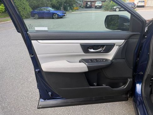 Used 2020 Honda CR-V LX image 10