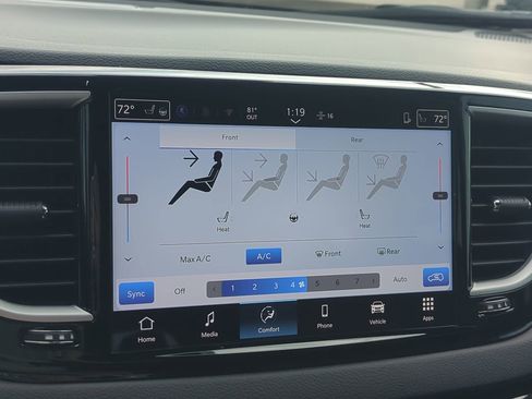 New 2026 Chrysler Voyager LX image 20