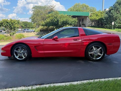 Used 1998 Chevrolet Corvette Coupe w/ Memory Pkg RWD image 10
