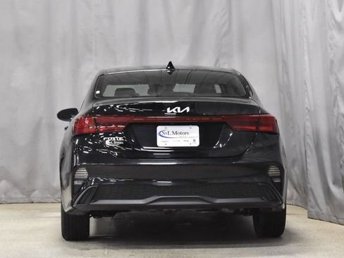 Used 2024 Kia Forte LXS image 8