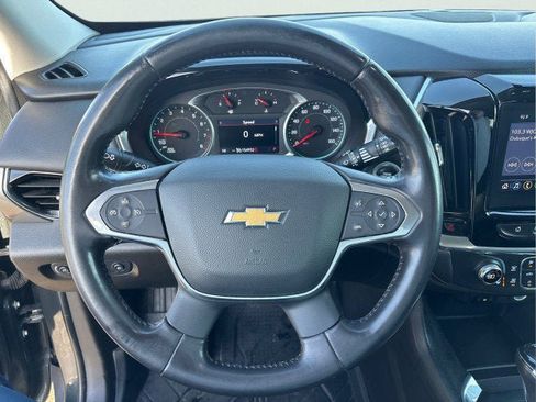 Used 2020 Chevrolet Traverse LT image 9