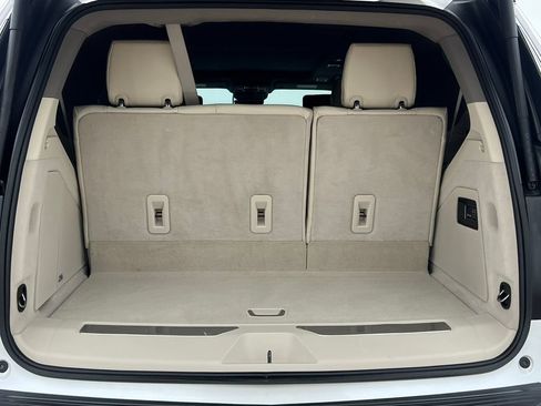 Used 2025 Cadillac Escalade Sport Platinum w/ LPO, ONYX Package AWD/4WD image 38