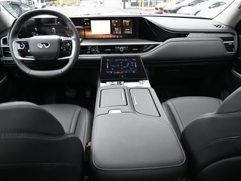 Used 2025 INFINITI QX80 Pure image 3