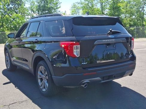 Used 2022 Ford Explorer XLT w/ Equipment Group 202A AWD/4WD image 10