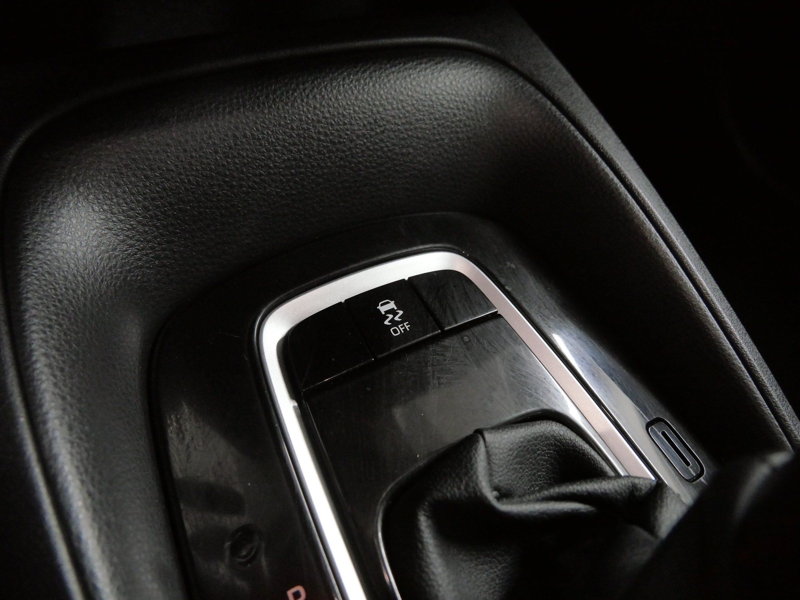 Certified 2025 Toyota Corolla LE FWD image 31