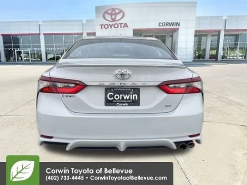 Used 2023 Toyota Camry SE image 4