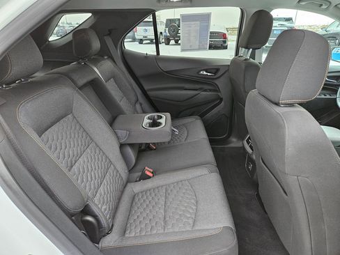 Used 2021 Chevrolet Equinox LT image 32