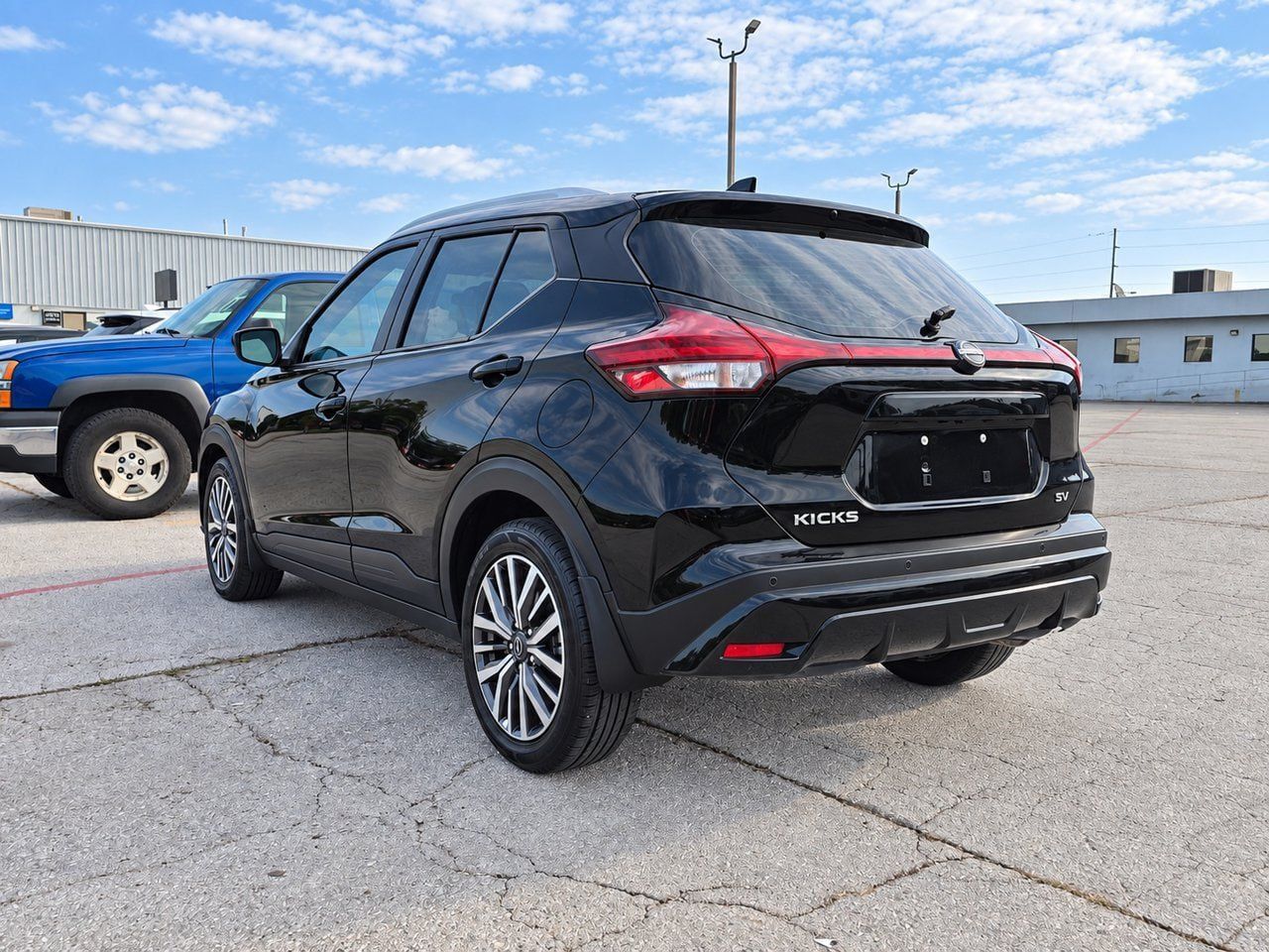 Used 2023 Nissan Kicks SV FWD image 4