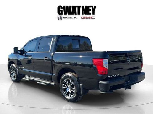 Used 2024 Nissan Titan SV w/ SV Convenience Package image 5