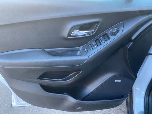 Used 2017 Chevrolet Trax Premier image 11