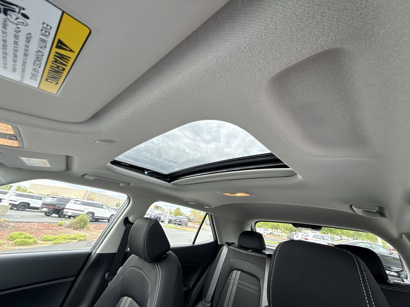 Used 2026 Hyundai Venue SEL FWD image 24