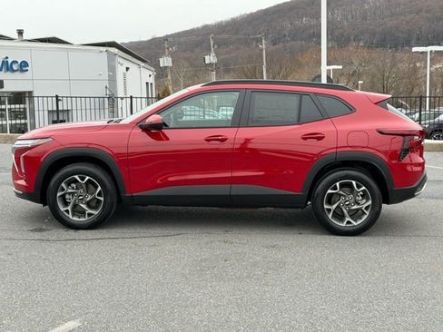 New 2026 Chevrolet Trax LT w/ Driver Confidence Package image 10