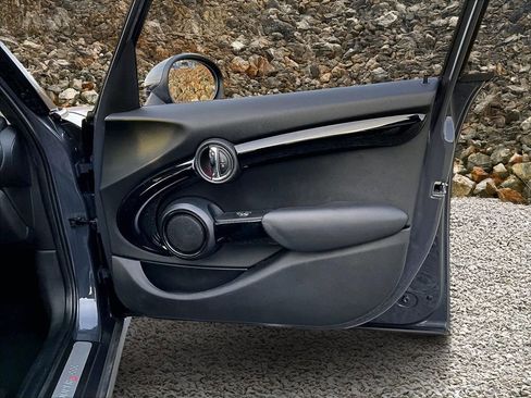 Used 2016 MINI Cooper S image 21