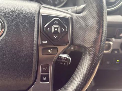 Used 2019 Toyota Tacoma TRD Off-Road image 21