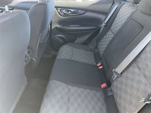 Used 2017 Nissan Rogue Sport SV image 16