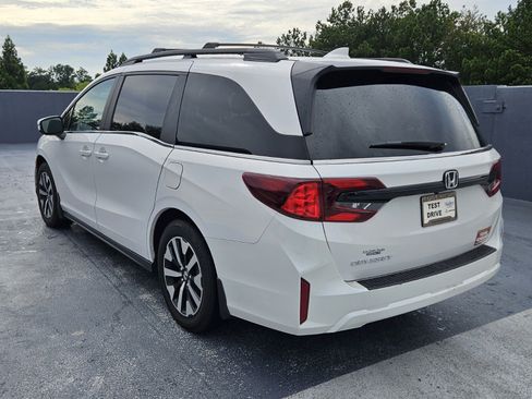 Used 2025 Honda Odyssey EX-L image 3