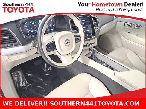 Used 2022 Volvo XC90 T5 Momentum w/ Protection Package Premier image 19