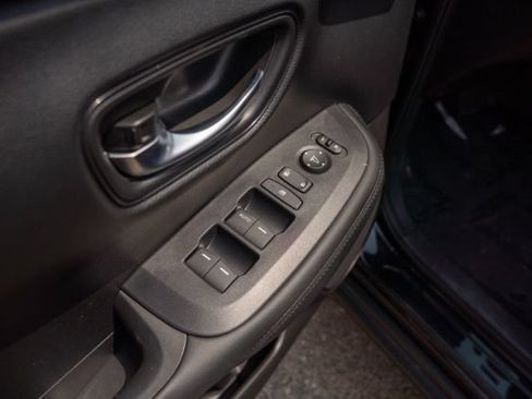 Used 2024 Honda HR-V LX image 18