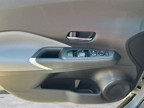 Used 2023 Nissan Kicks SR w/ SR Premium Package FWD image 11