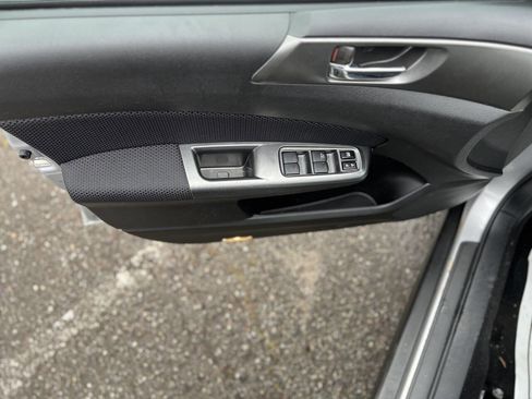 Used 2011 Subaru Forester 2.5X Premium w/ All-Weather Pkg image 18