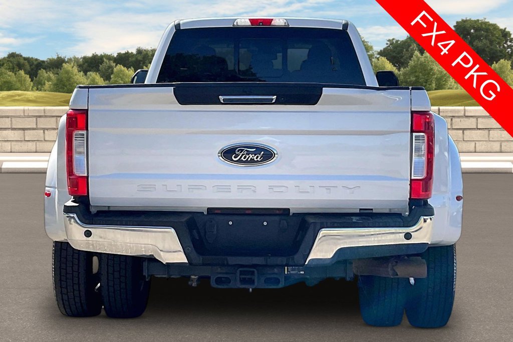 Used 2017 Ford F350 Lariat w/ Tow Technology Bundle AWD/4WD image 4