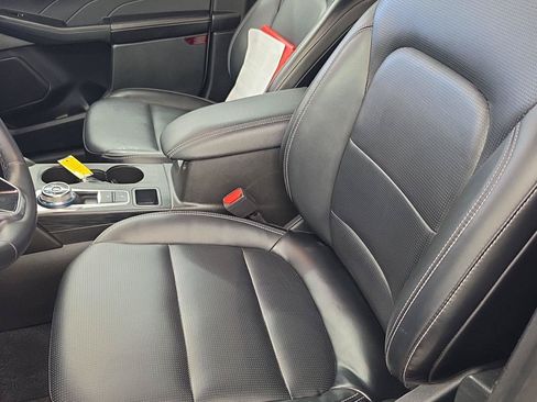 Used 2025 Ford Escape Platinum AWD/4WD image 6