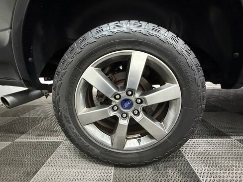 Used 2017 Ford F150 Lariat w/ Equipment Group 502A Luxury AWD/4WD image 32