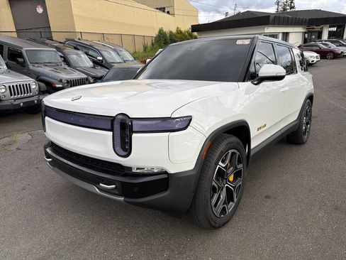 Used 2024 Rivian R1S Adventure AWD/4WD image 1