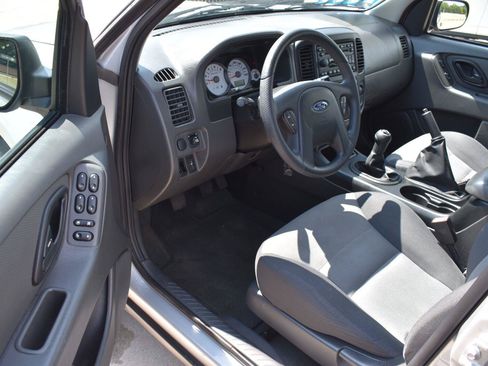 Used 2006 Ford Escape XLS FWD image 21