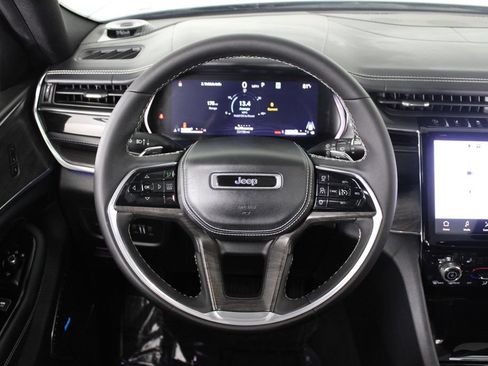 Used 2023 Jeep Grand Cherokee L Overland AWD/4WD image 21