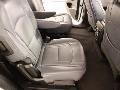 Used 2024 Buick Enclave Premium image 16