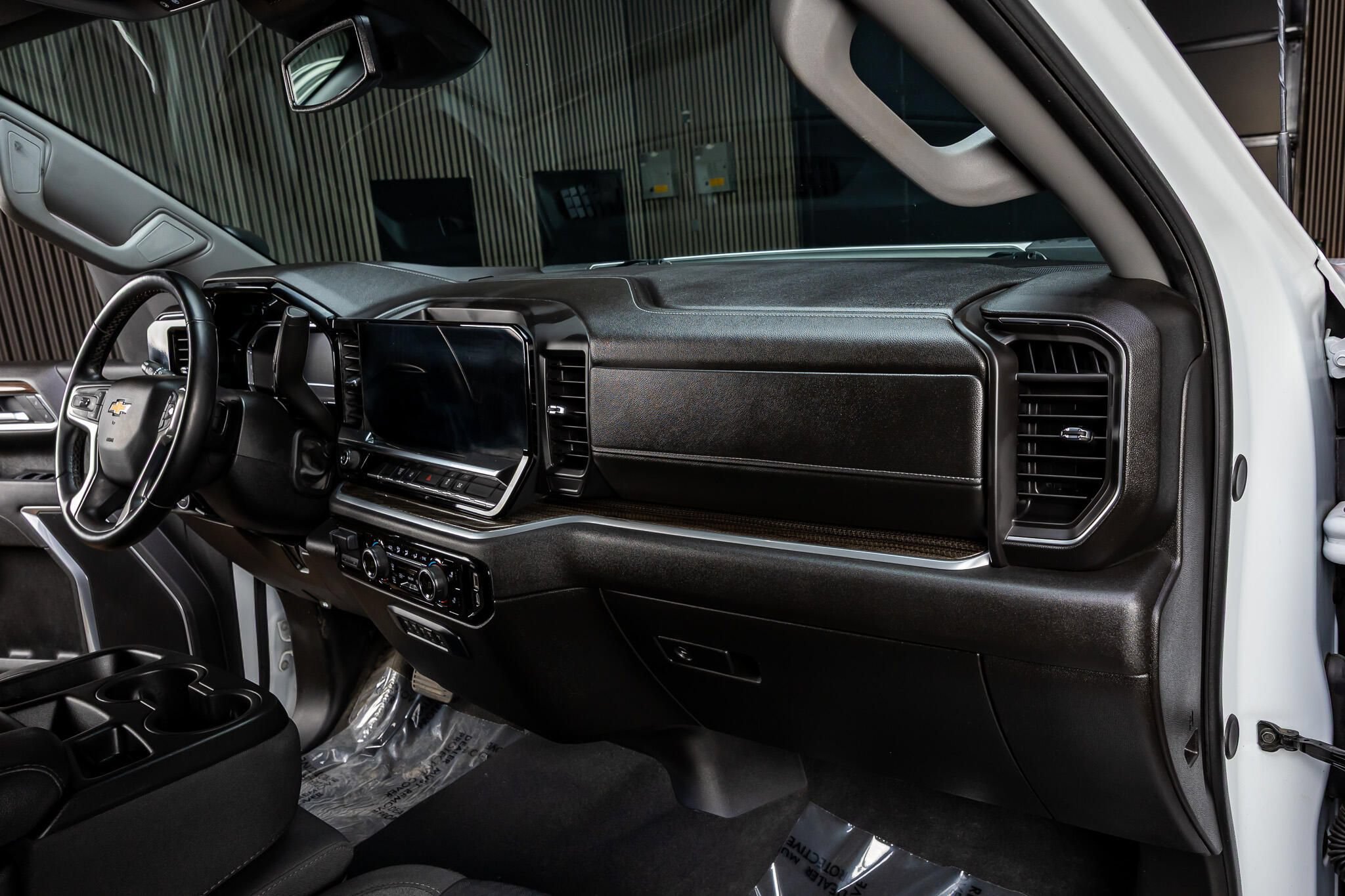 Used 2025 Chevrolet Silverado 3500 LT w/ Convenience Package AWD/4WD image 18