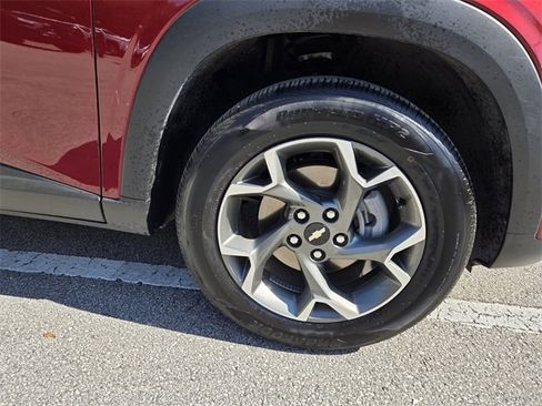 Used 2025 Chevrolet Trax LT w/ LT Convenience Package image 26