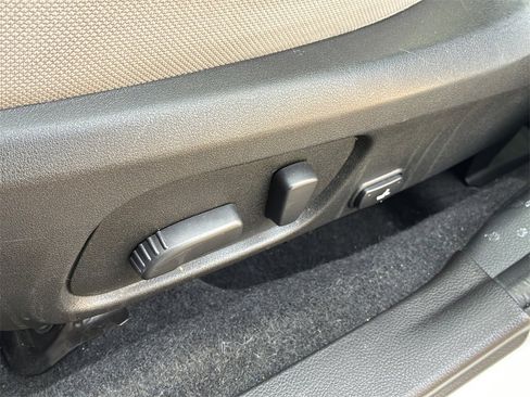 Used 2017 Subaru Forester 2.5i Premium w/ All-Weather Package image 20