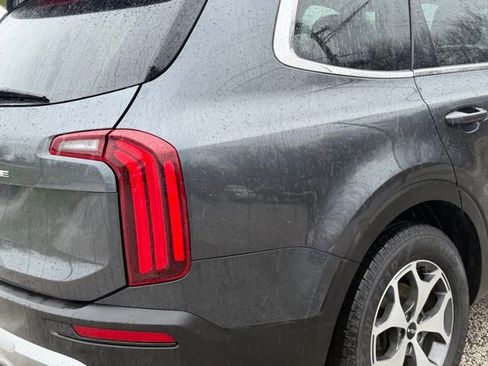 Used 2022 Kia Telluride EX image 12