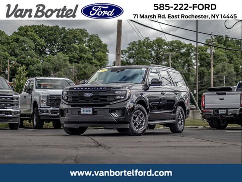Certified 2025 Ford Expedition Active AWD/4WD image 1