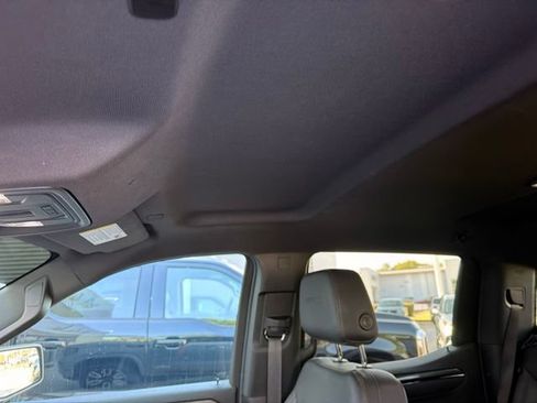 Used 2025 GMC Sierra 1500 AT4 w/ AT4 Premium Package AWD/4WD image 6
